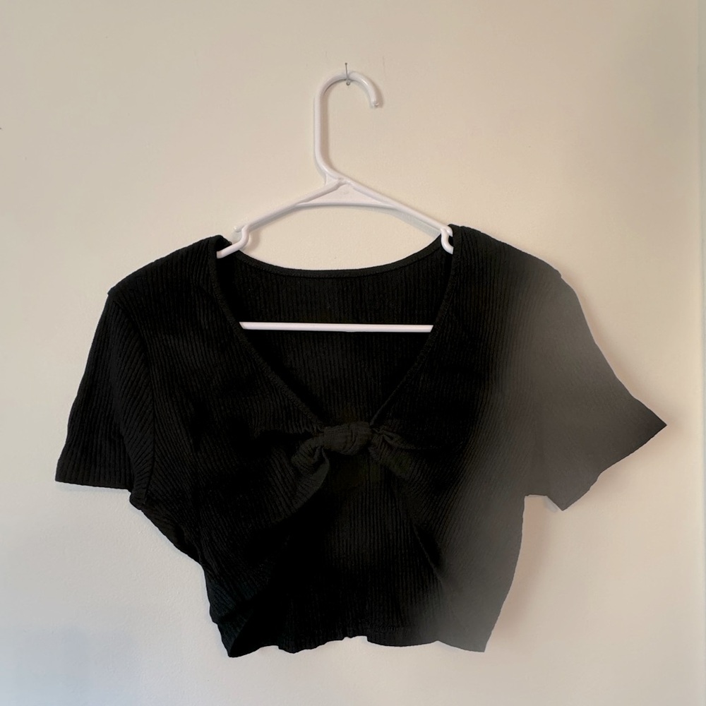 Black, front knot, short sleeve, crop top